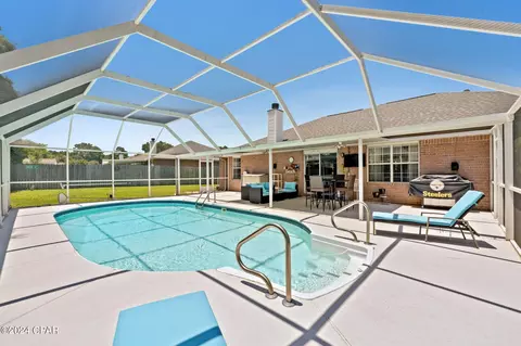 4909 Laurel Oak Dr, Milton, FL 32571