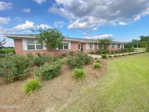 2812 Stephens Rd, Grand Ridge, FL 32442
