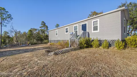 1202 Hampshire Blvd, Chipley, FL 32428