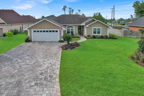 3242 Country Club Dr, Lynn Haven, FL 32444