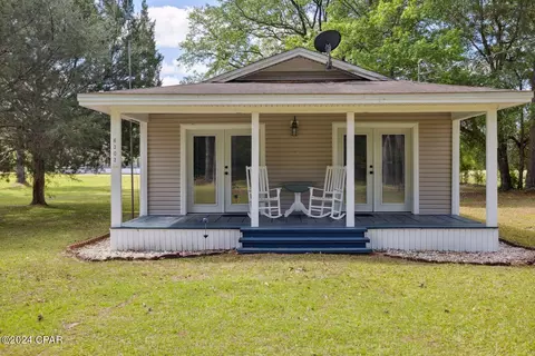 6303 Strickland Rd, Ebro, FL 32437