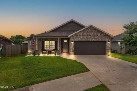 2626 Paige Cir, Panama City, FL 32405