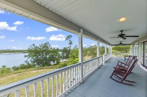 984 Hammond Lake Dr, Fountain, FL 32438