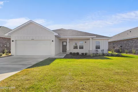 3820 Red Deer Cir, Panama City, FL 32404