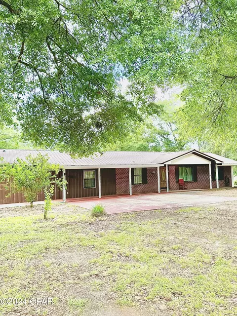 2911 Simmons Ln, Ponce De Leon, FL 32455