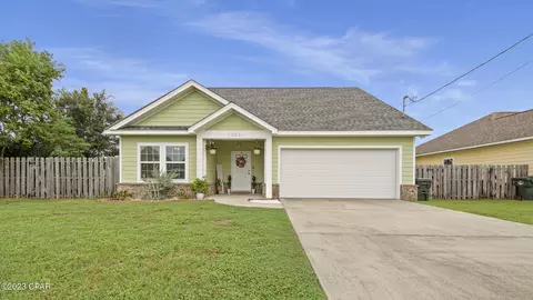 1006 E 10th St, Lynn Haven, FL 32444