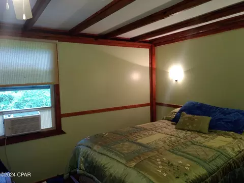 2290 Bear Hewett Landing Rd, Caryville, FL 32427