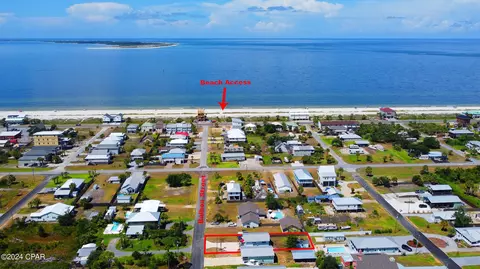 241 Balboa St, Port St Joe, FL 32456