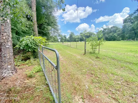 4934 Satin Dr, Bascom, FL 32423