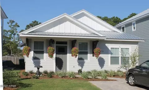 303 Gabrielle Ln, Panama City, FL 32404