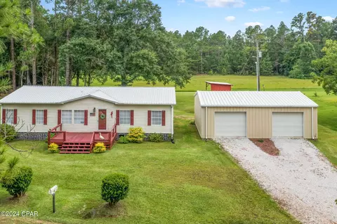 135 Benchoff Rd, Graceville, FL 32440