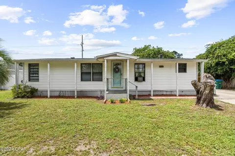 2018 Twin Oaks Dr, Panama City Beach, FL 32408