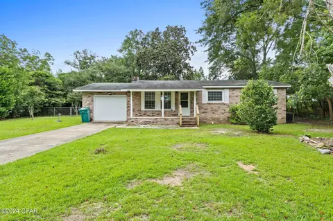 1233 Harrison Ave, Chipley, FL 32428