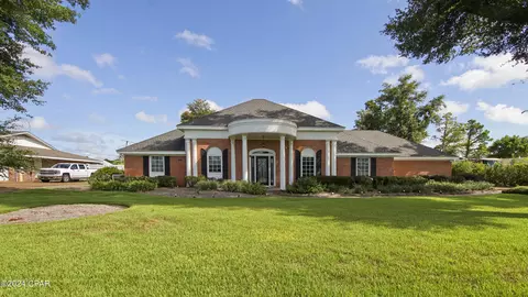 2914 Kings Dr, Panama City, FL 32405