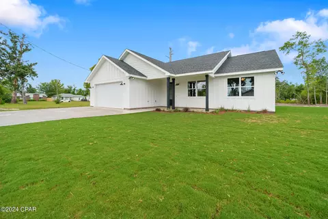 5326 Lake Dr, Panama City, FL 32404