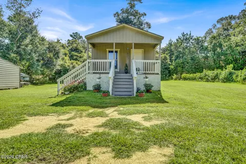 623 2nd St, Chipley, FL 32428 photo 3