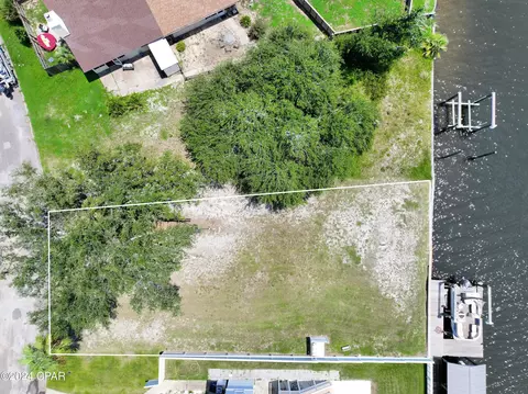 1323 Calabria Rd, Panama City, FL 32405