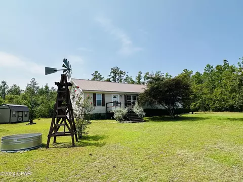 3071 Beaverhead St, Alford, FL 32420