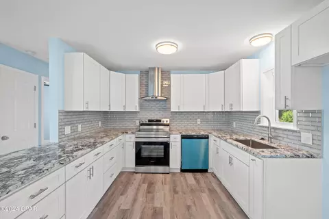 615 Flight Ave, Panama City, FL 32404