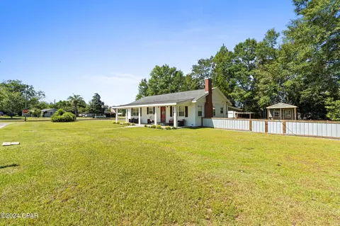 678 3rd St, Chipley, FL 32428 photo 2