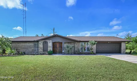 132 E 18th St, Lynn Haven, FL 32444