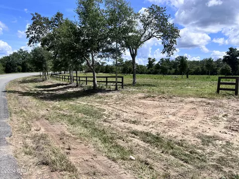 3219 Holmes Valley Rd, Vernon, FL 32462