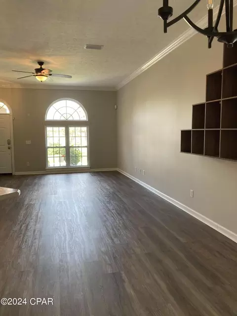 811 E 24th St, Lynn Haven, FL 32444 photo 4