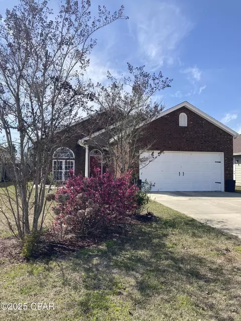 811 E 24th St, Lynn Haven, FL 32444 photo 2