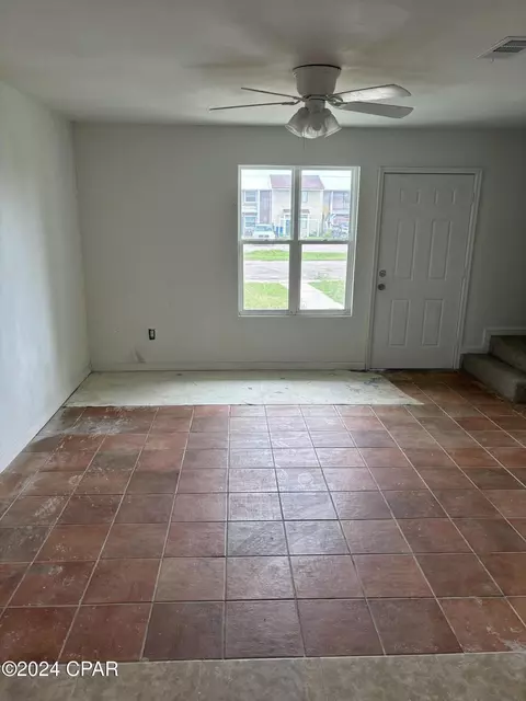121 Cheri Ln, Panama City, FL 32404