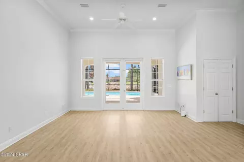 1027 Barracuda Dr, Panama City, FL 32408