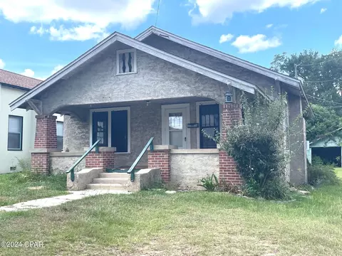 2967 Russ St, Marianna, FL 32446