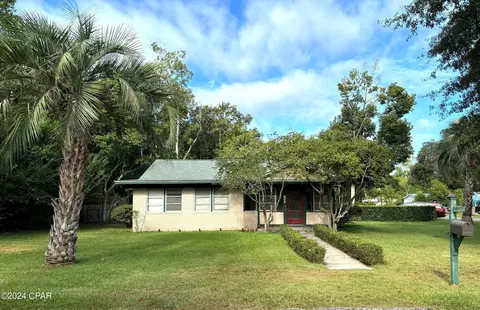 608 NE 3rd St, Havana, FL 32333