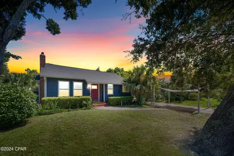 421 Bunkers Cove Rd, Panama City, FL 32401