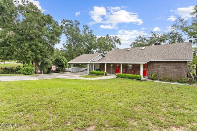3915 Country Club Blvd, Chipley, FL 32428