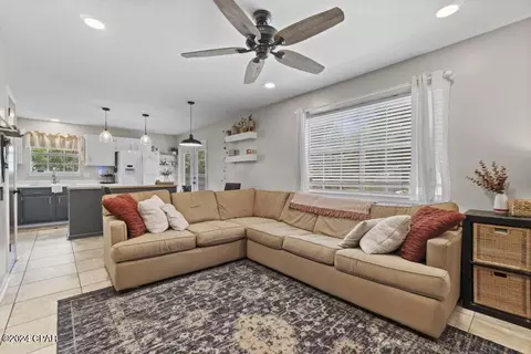 1500 Royal Palm Dr, Niceville, FL 32578