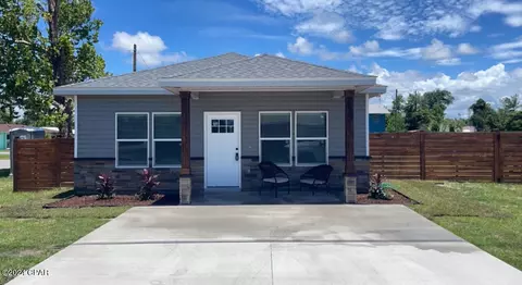 2303 E 10th St, Panama City, FL 32401