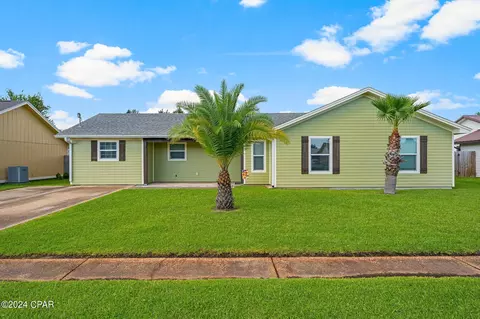 604 Redbird St, Lynn Haven, FL 32444