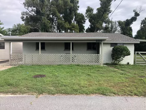 2221 E 16th St, Panama City, FL 32405