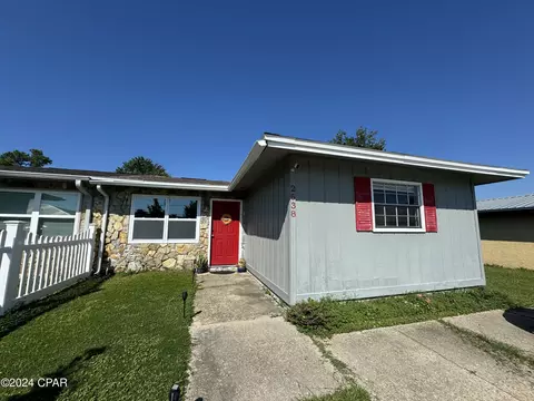 2538 Johnson Dr, Lynn Haven, FL 32444