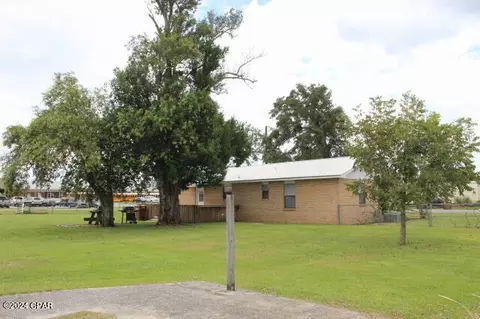 Exterior - 25676 Evans St, Altha, FL 32421 photo 3 of 9