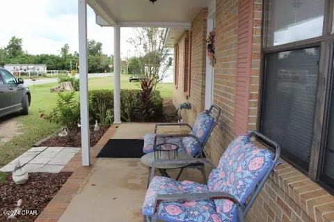Exterior - 25676 Evans St, Altha, FL 32421 photo 6 of 9