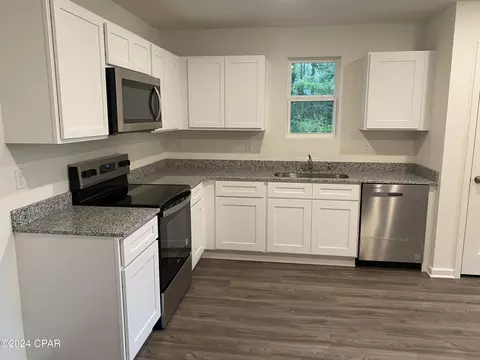 3622 Cavalier Dr, Chipley, FL 32428 photo 2