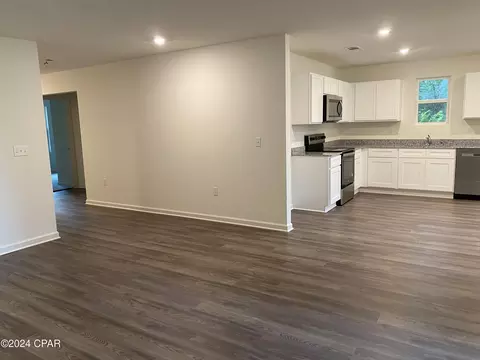 3622 Cavalier Dr, Chipley, FL 32428 photo 5