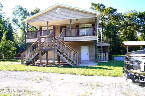 231 Warmouth Dr, Wewahitchka, FL 32465