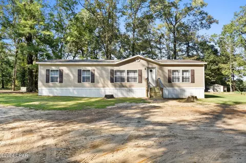 4396 Wilderness Rd, Vernon, FL 32462