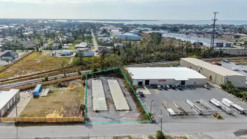 323 W 14th St, Panama City, FL 32401