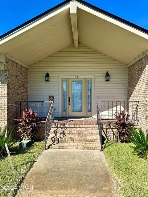 210 Minnesota Ave, Lynn Haven, FL 32444