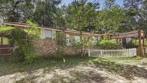 307 Cadillac Ave, Niceville, FL 32578