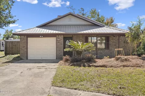 305 Geralo Ln, Lynn Haven, FL 32444