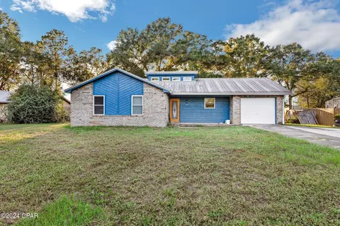126 Springwood Cir, Crestview, FL 32536